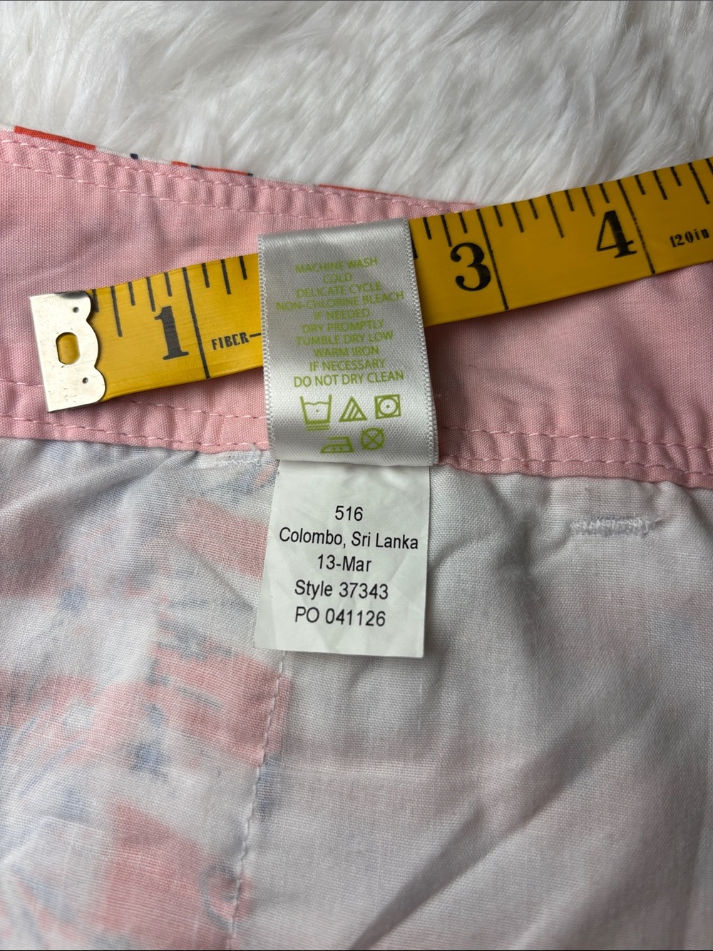 Lilly Pulitzer She's a
Firecracker Callahan Shorts Size 8 VGUC - Picture 10 of 13